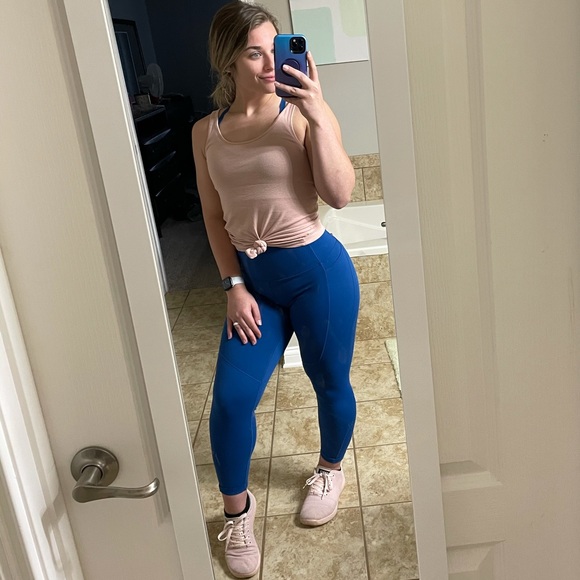 Meet your Posher, Kaitlyn - Picture 3 of 3